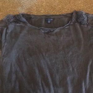 Cute short sleeved Gray shirt with lace Shoulders